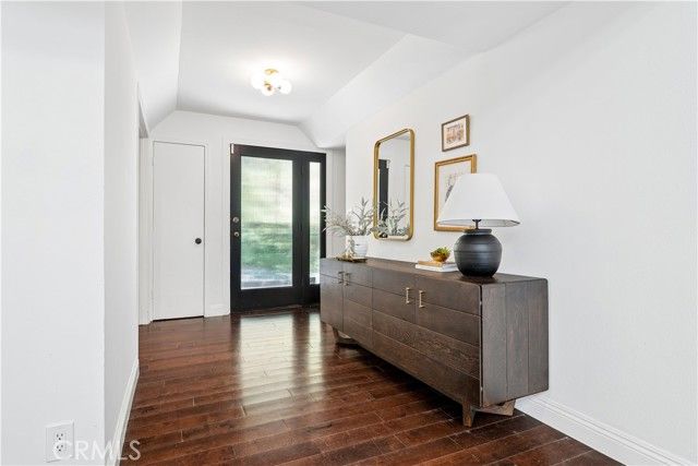 4590 Ensenada Drive, Woodland Hills (los Angeles), CA 91364