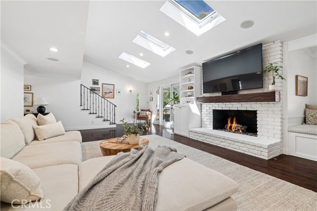 4590 Ensenada Drive, Woodland Hills (los Angeles), CA 91364