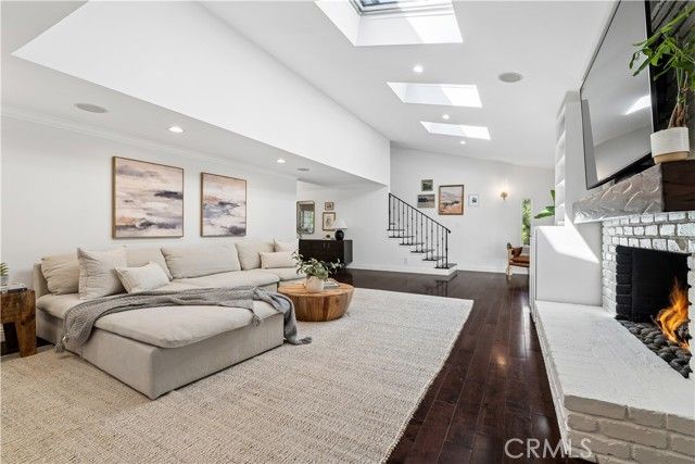 4590 Ensenada Drive, Woodland Hills (los Angeles), CA 91364