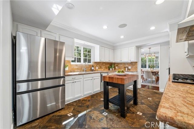 4590 Ensenada Drive, Woodland Hills (los Angeles), CA 91364