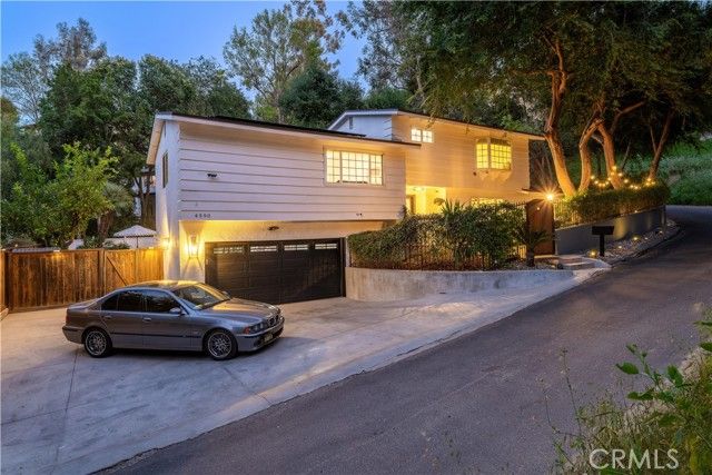 4590 Ensenada Drive, Woodland Hills (los Angeles), CA 91364