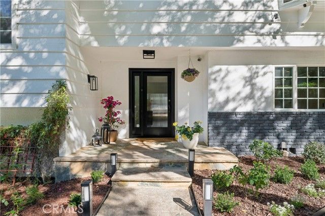 4590 Ensenada Drive, Woodland Hills (los Angeles), CA 91364