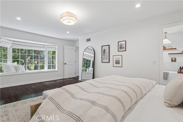 4590 Ensenada Drive, Woodland Hills (los Angeles), CA 91364