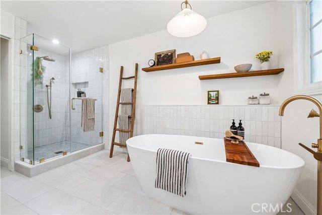 4590 Ensenada Drive, Woodland Hills (los Angeles), CA 91364