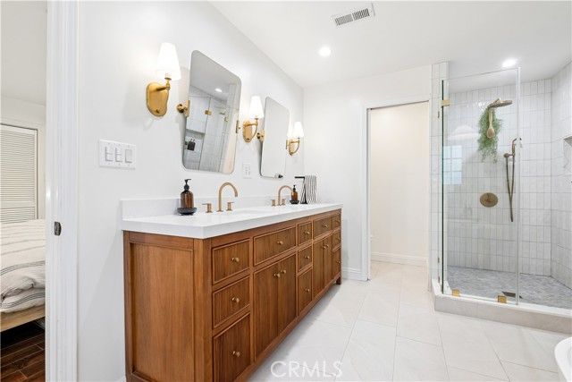 4590 Ensenada Drive, Woodland Hills (los Angeles), CA 91364