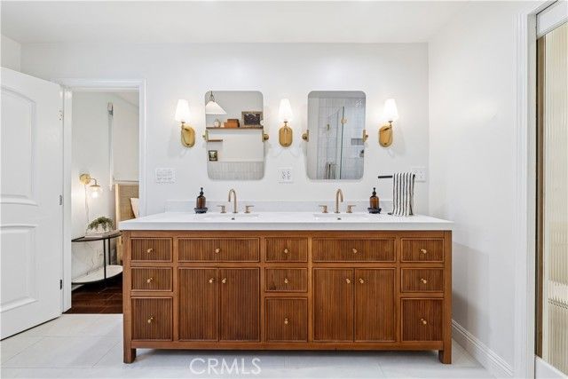 4590 Ensenada Drive, Woodland Hills (los Angeles), CA 91364