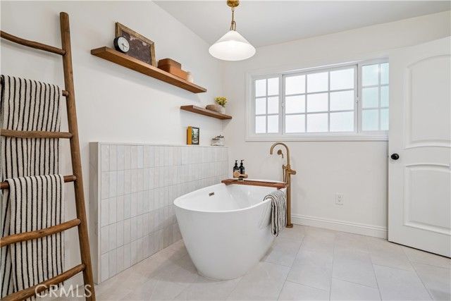 4590 Ensenada Drive, Woodland Hills (los Angeles), CA 91364