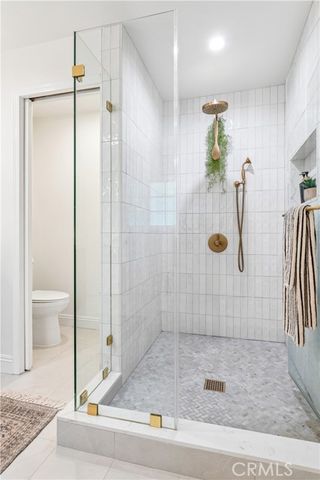 4590 Ensenada Drive, Woodland Hills (los Angeles), CA 91364