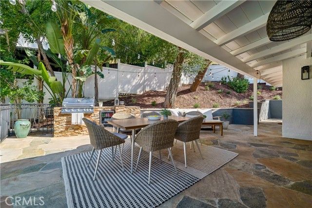 4590 Ensenada Drive, Woodland Hills (los Angeles), CA 91364