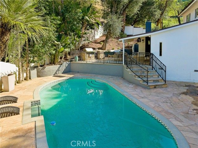 4590 Ensenada Drive, Woodland Hills (los Angeles), CA 91364