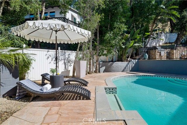 4590 Ensenada Drive, Woodland Hills (los Angeles), CA 91364