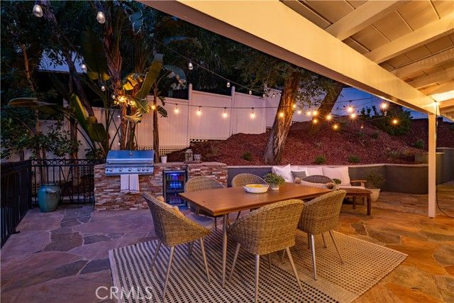 4590 Ensenada Drive, Woodland Hills (los Angeles), CA 91364