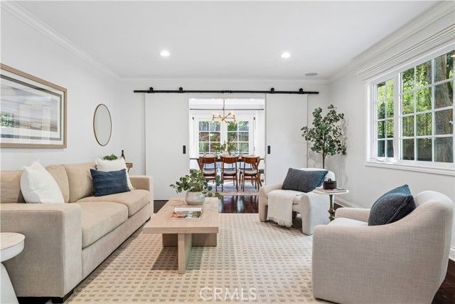 4590 Ensenada Drive, Woodland Hills (los Angeles), CA 91364