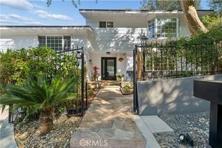 4590 Ensenada Drive, Woodland Hills (los Angeles), CA 91364