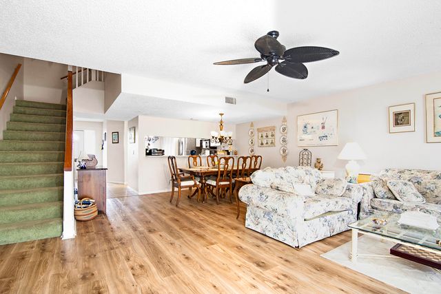 6198 Riverwalk Lane 2, Jupiter, FL 33458