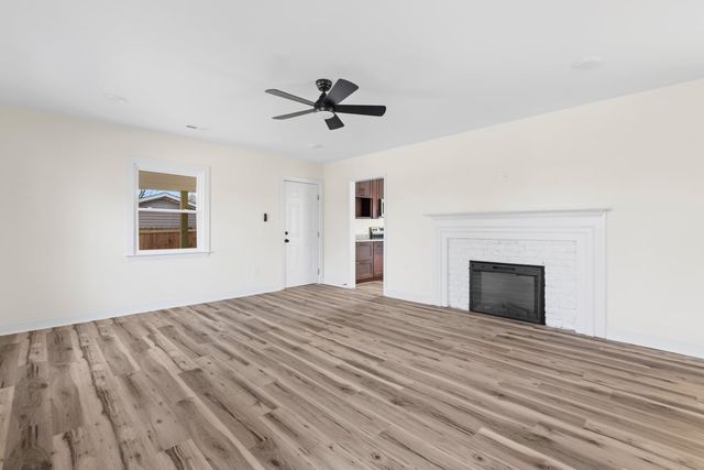1009 Benjamin Parkway, Greensboro, NC 27408