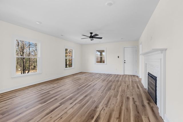 1009 Benjamin Parkway, Greensboro, NC 27408