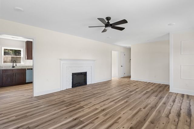 1009 Benjamin Parkway, Greensboro, NC 27408