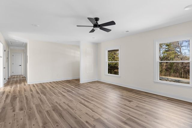 1009 Benjamin Parkway, Greensboro, NC 27408