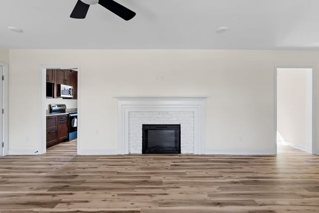 1009 Benjamin Parkway, Greensboro, NC 27408
