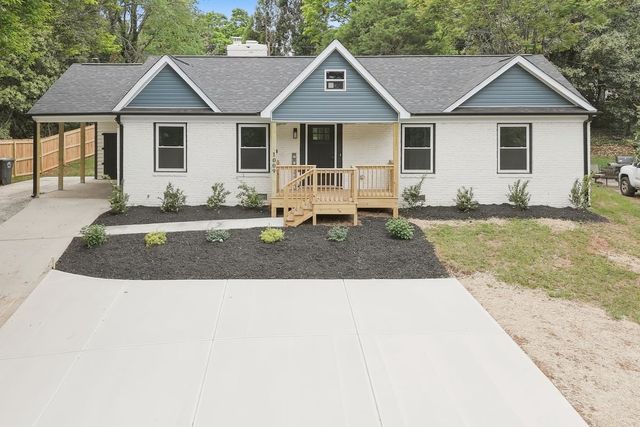 1009 Benjamin Parkway, Greensboro, NC 27408