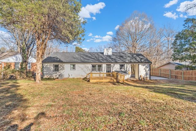 1009 Benjamin Parkway, Greensboro, NC 27408