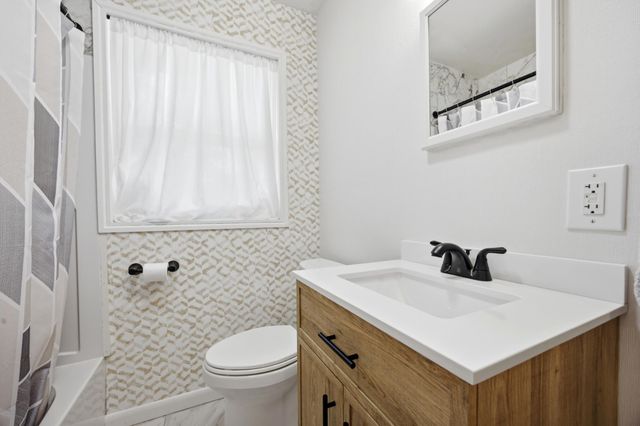 2013 7th Street N, Fargo, ND 58102