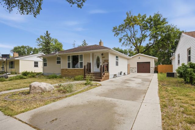 2013 7th Street N, Fargo, ND 58102