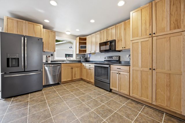 2013 7th Street N, Fargo, ND 58102