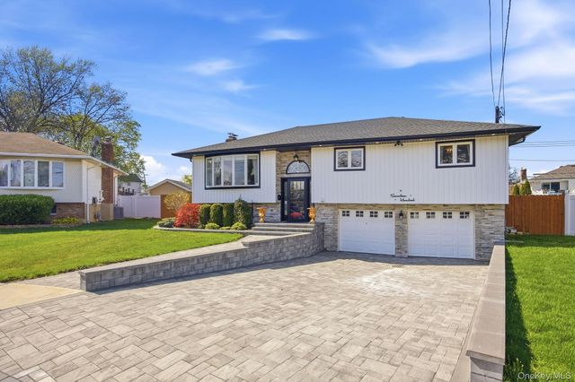 1700 White Street, North Bellmore, NY 11710