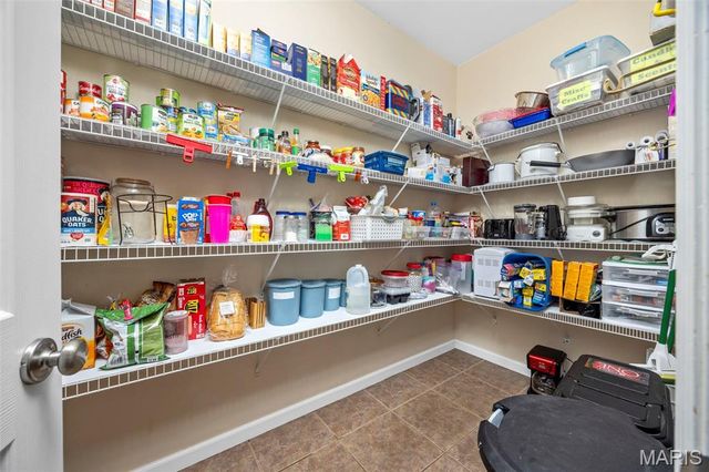 2033 Montclair Manor Drive, St Charles, MO 63303