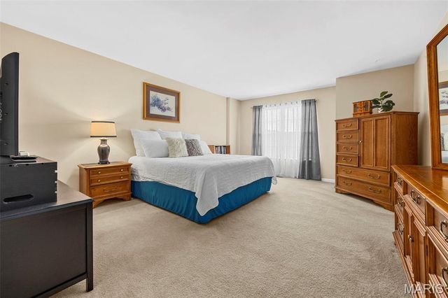 2033 Montclair Manor Drive, St Charles, MO 63303