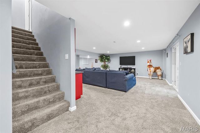 2033 Montclair Manor Drive, St Charles, MO 63303