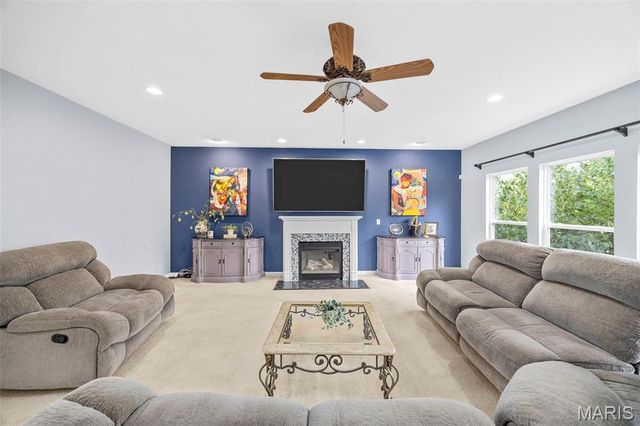 2033 Montclair Manor Drive, St Charles, MO 63303