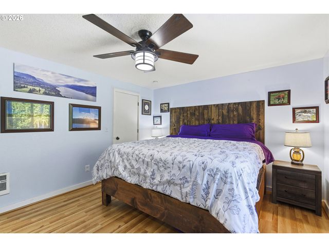 8701 Ne 109th Ct, Vancouver, WA 98682