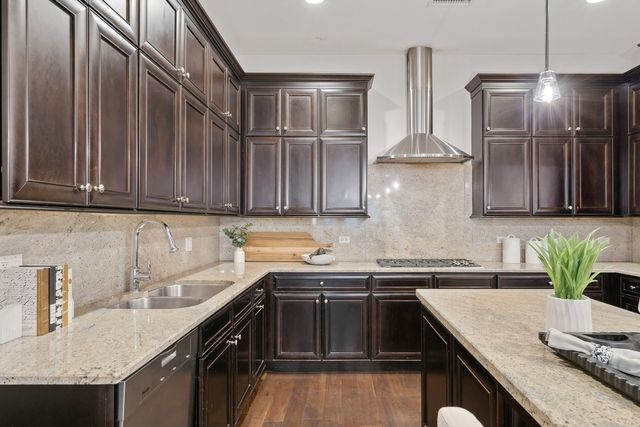409 E Benton Place 409, Chicago, IL 60601