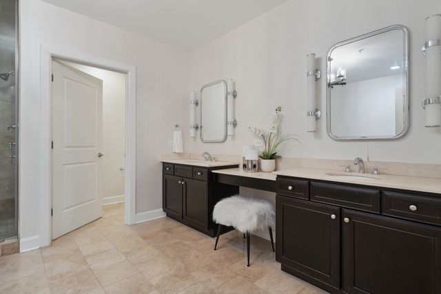 409 E Benton Place 409, Chicago, IL 60601