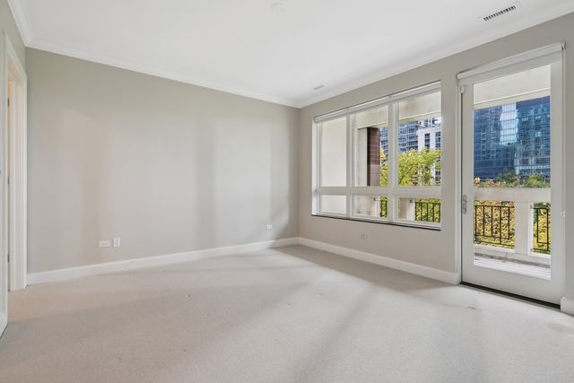 409 E Benton Place 409, Chicago, IL 60601
