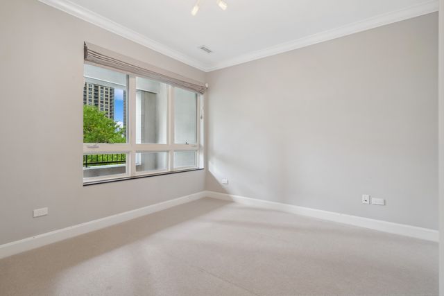 409 E Benton Place 409, Chicago, IL 60601