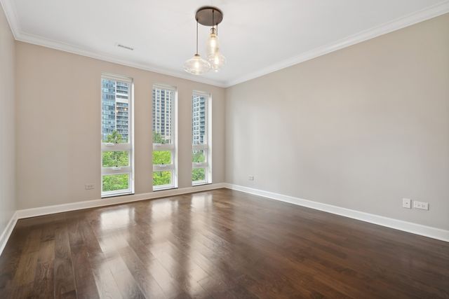 409 E Benton Place 409, Chicago, IL 60601