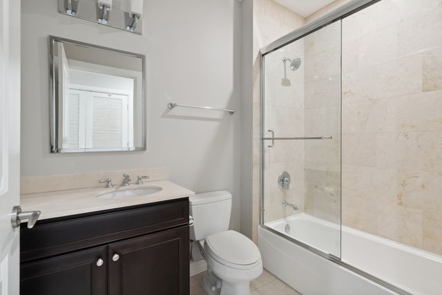 409 E Benton Place 409, Chicago, IL 60601