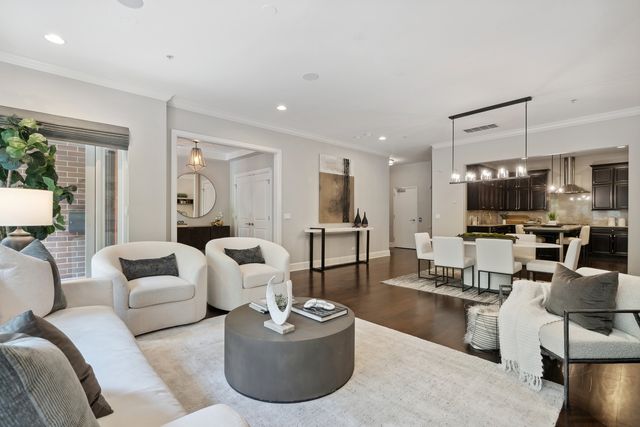 409 E Benton Place 409, Chicago, IL 60601