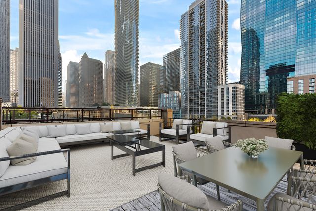 409 E Benton Place 409, Chicago, IL 60601