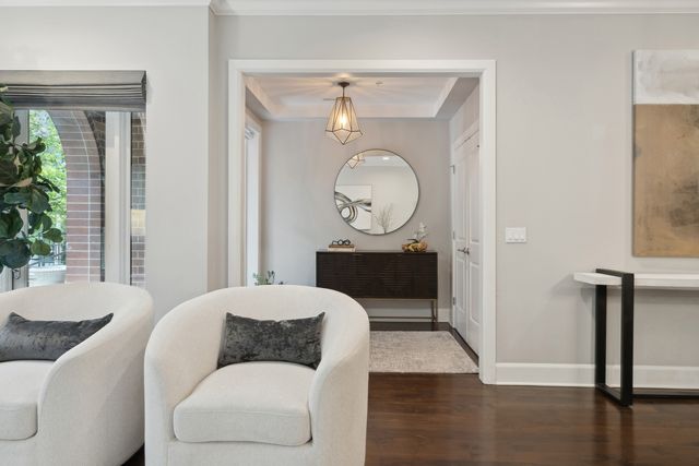 409 E Benton Place 409, Chicago, IL 60601