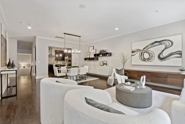 409 E Benton Place 409, Chicago, IL 60601