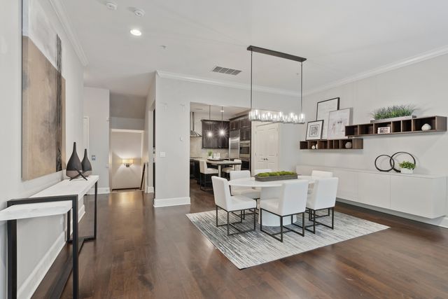 409 E Benton Place 409, Chicago, IL 60601