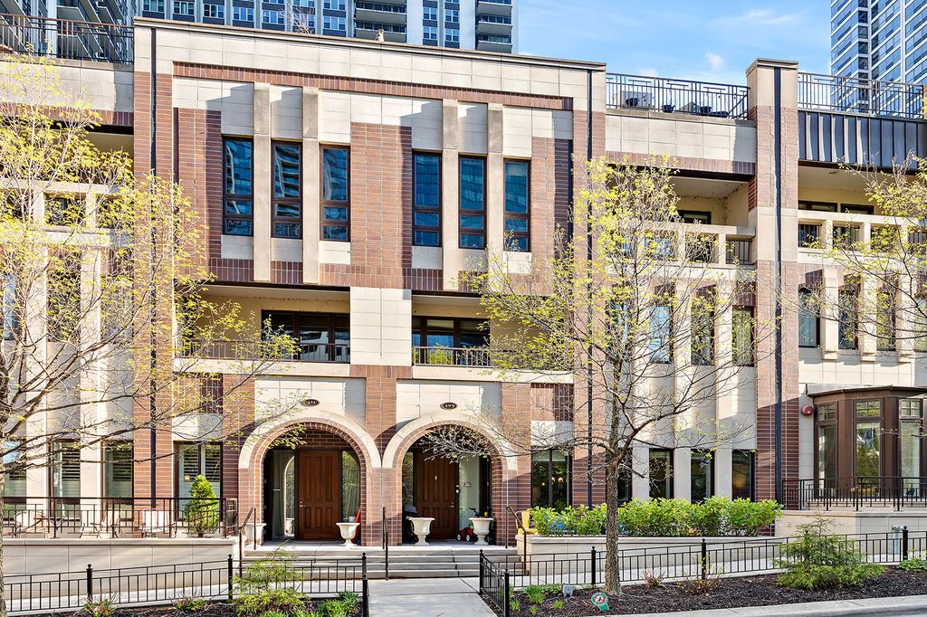 409 E Benton Place 409, Chicago, IL 60601