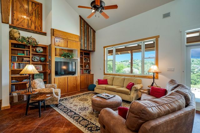 160 Antler Falls Run, Comfort, TX 78013