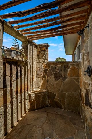 160 Antler Falls Run, Comfort, TX 78013