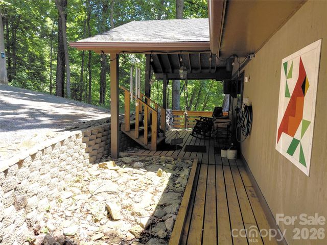 314 Blackberry Lane, Clyde, NC 28721
